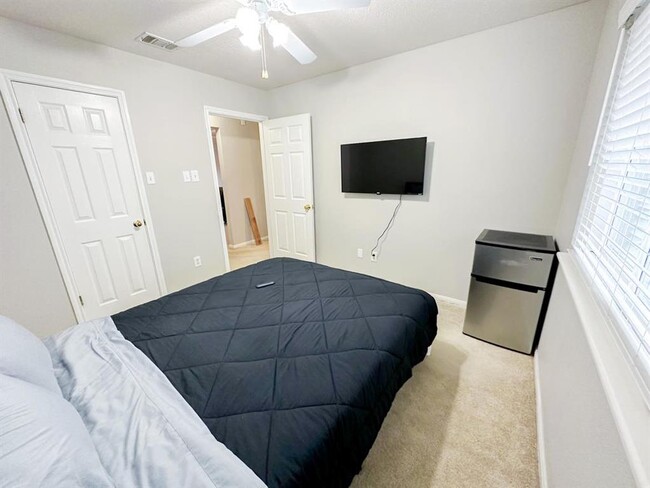 Building Photo - 11321 Avering Ln