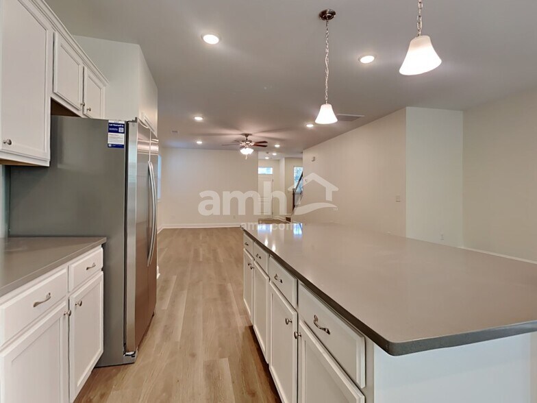 Building Photo - 1954 Weeping Cypress Dr