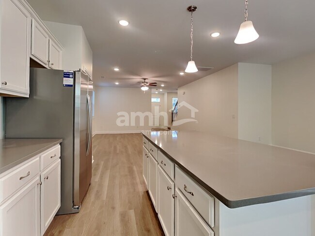 Building Photo - 1954 Weeping Cypress Dr