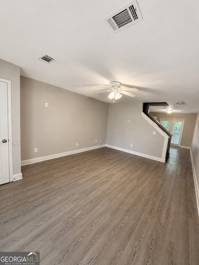 Building Photo - 1240 Pinedale Cir NW