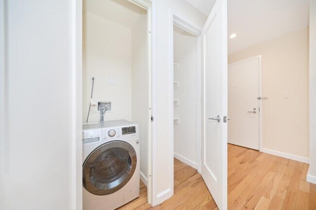 Building Photo - 2 bedroom in NEW YORK NY 10035