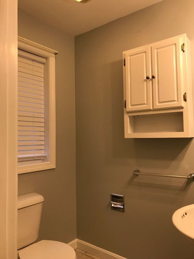 Building Photo - Scarborough-Sage Brush Drive: Lovely Colonial 3BR and 1.5BA available now $3,500.00 per month