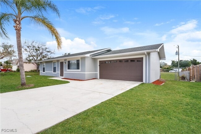 Building Photo - 18529 Phlox Dr