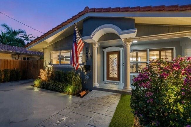 Building Photo - 2407 NE 17th Terrace