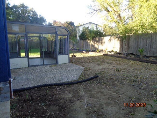 Building Photo - 720 Devonshire Ct