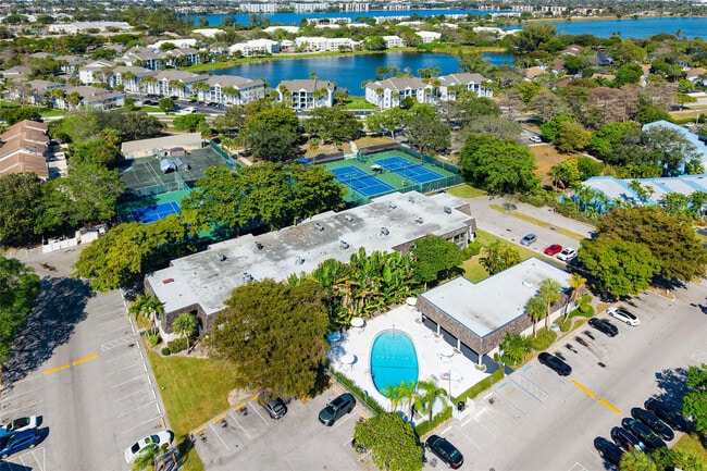 Building Photo - 3111 Oakland Shores Dr