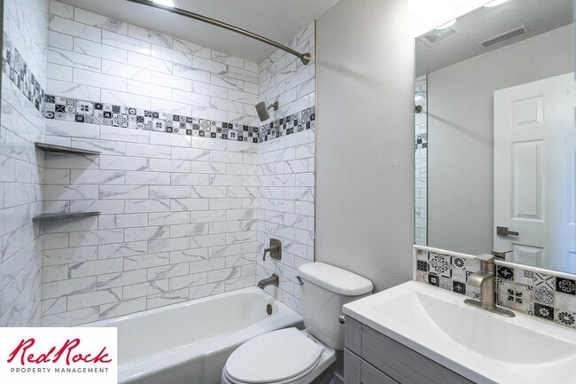 Building Photo - Newly Remodeled 3 Bedroom Townhome. Small ...