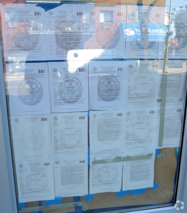 Building Photo - 6241-6249 Forest Ave