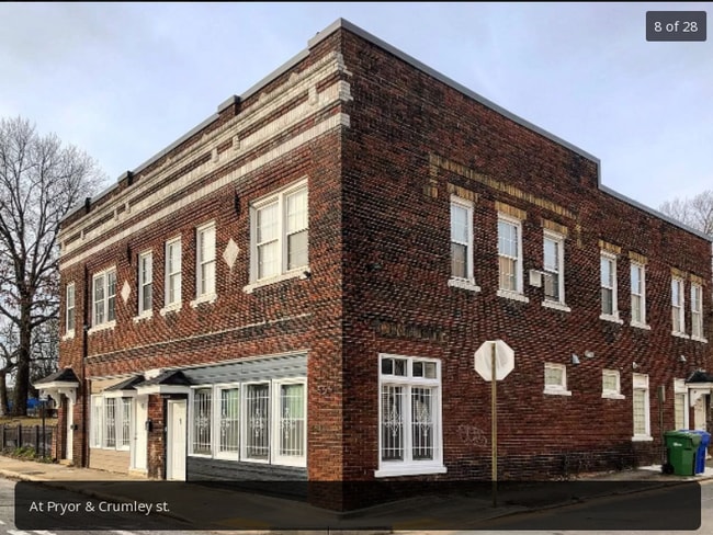 Building Photo - 559 Pryor St SW