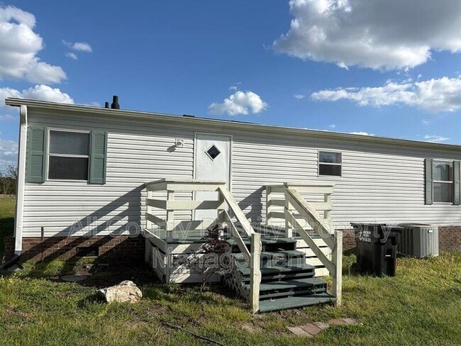 Building Photo - 1916 NC-210