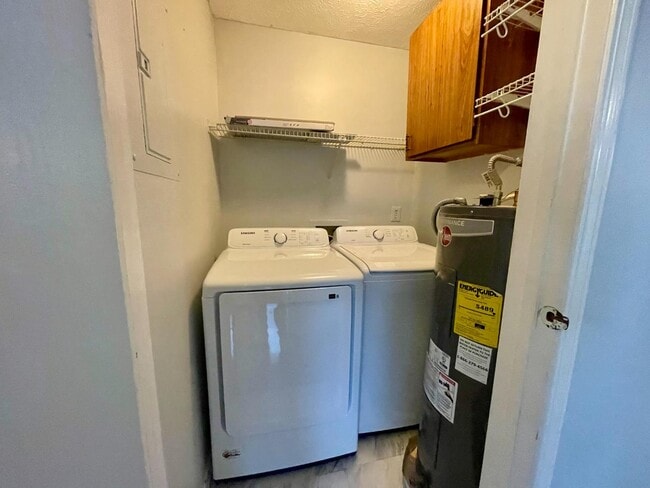 Building Photo - 9397 London Tower Ct