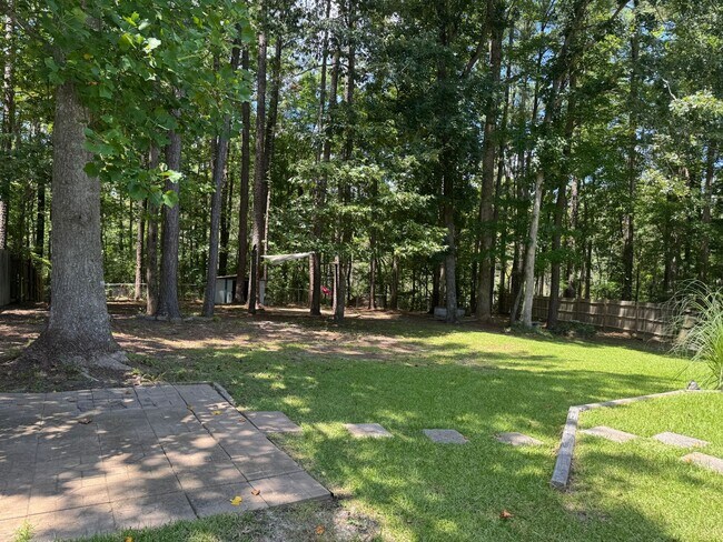 Building Photo - 116 Realini Dr