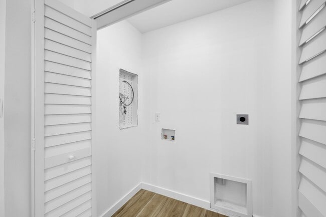 Building Photo - 2515 Gamez Dr