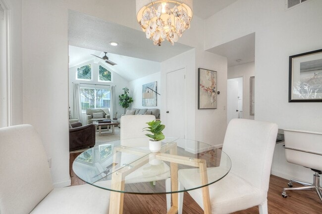 Building Photo - Furnished 2 bedroom in Carlsbad-Close to Beach