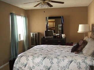 Kingsize Master Bedroom - 3172 Windchase Blvd