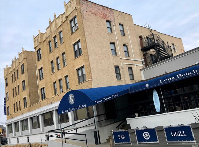 Building Photo - 405 E Broadway