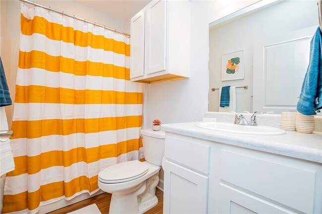 Building Photo - 904 Garland Ave