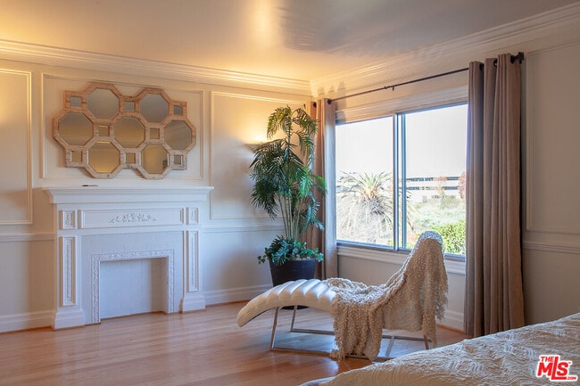 Building Photo - 4804 La Villa Marina