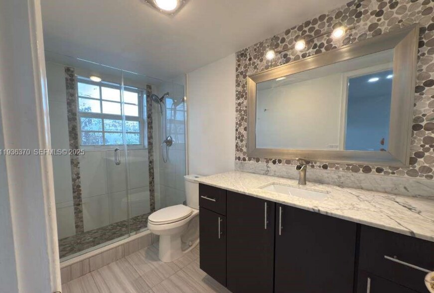 Building Photo - 9001 Jacaranda Ln