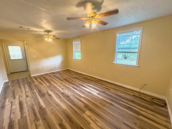 Building Photo - 476 Co Rd 118