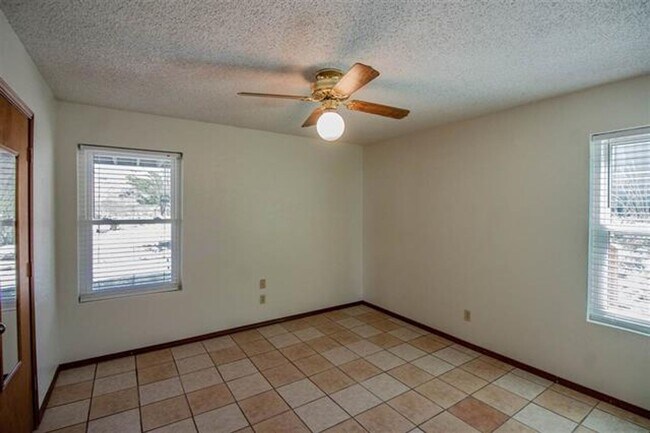 Building Photo - Home With All The Right Views!