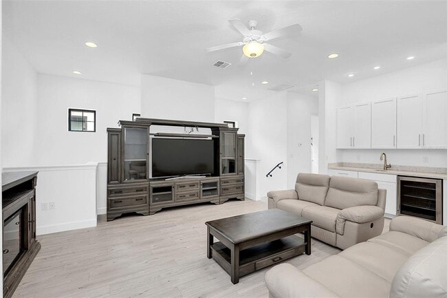 Building Photo - 8436 Via Vittoria Way