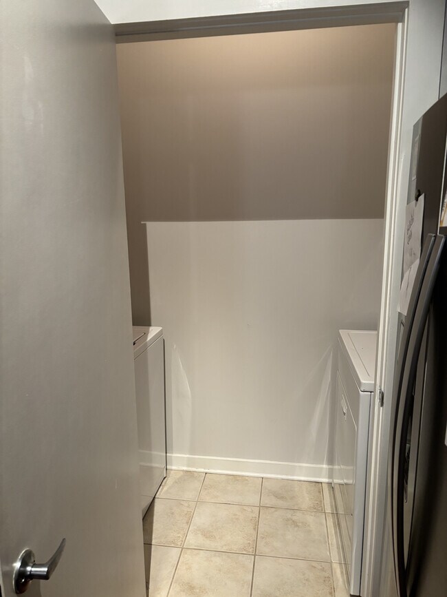 Building Photo - 870 Inman Village Pky NE