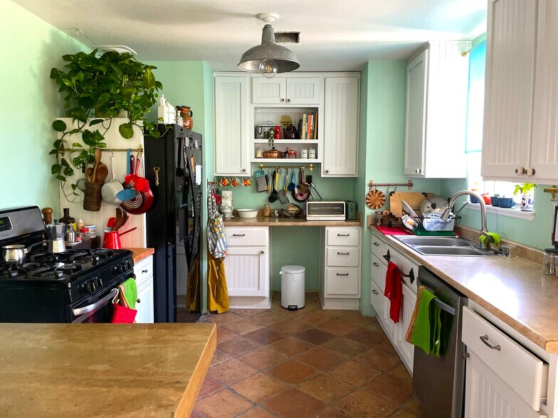 Building Photo - 66124 Avenida Ladera