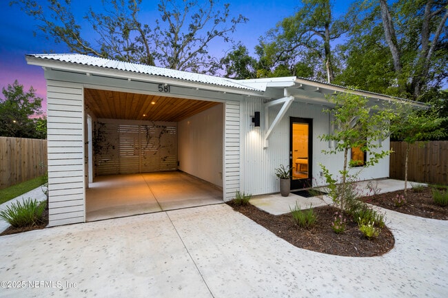 Building Photo - 581 Hazel St