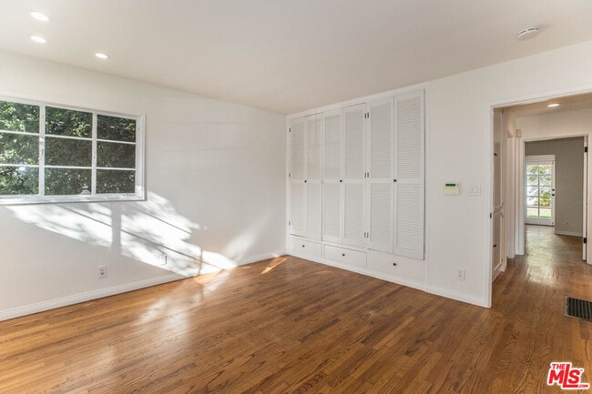 Building Photo - 437 N Swarthmore Ave