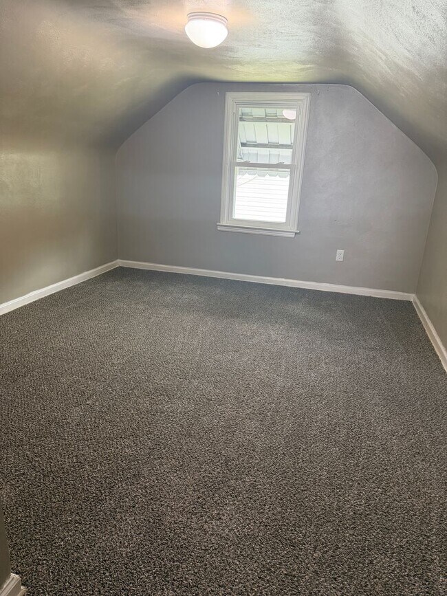 Building Photo - Newly updated 3 bedroom Cape Cod in Dayton