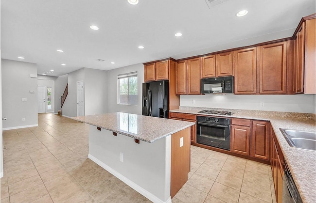 Building Photo - Cozy 2-Story Home with 4 Bedrooms 3 Bathro...