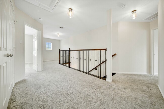 Building Photo - 3319 Fairmont Hills Ln