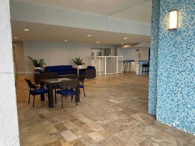 Building Photo - 170 SE 14th St