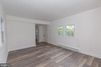 Building Photo - 30 Laurel Hill Ln