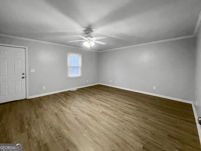 Building Photo - 3006 Ashland Ct SW