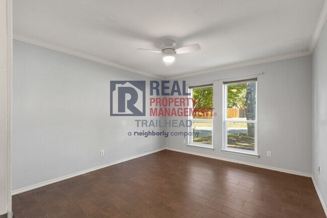 Building Photo - Charming 3 Bed 2 Bath Home in a Great Neighborhood - Private Pool!