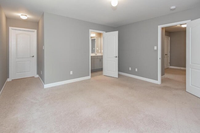Building Photo - 2708 Brook Hill Ln