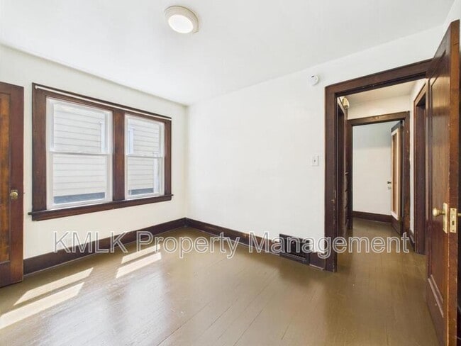 Building Photo - 661 Patterson Ave