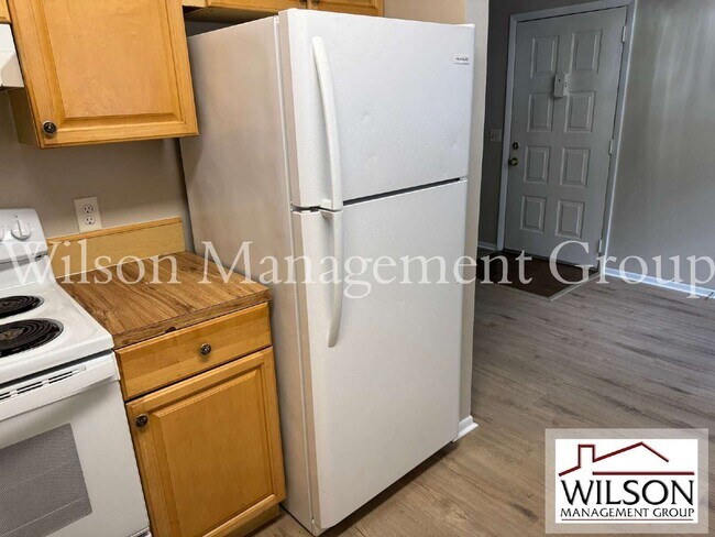 Building Photo - 2365 Oak Park Way