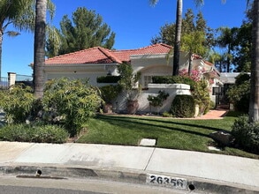 Building Photo - Welcome to this Charming Single-Story Home...