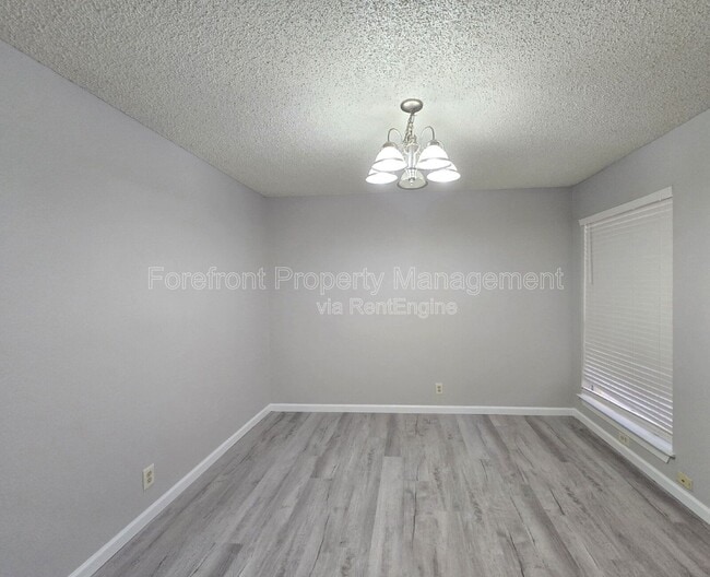 Building Photo - 5507 Roanwood