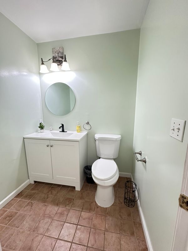 Building Photo - 1094 Porter Dr