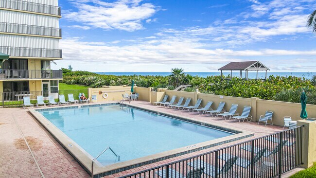 Building Photo - 7380 S Ocean Dr