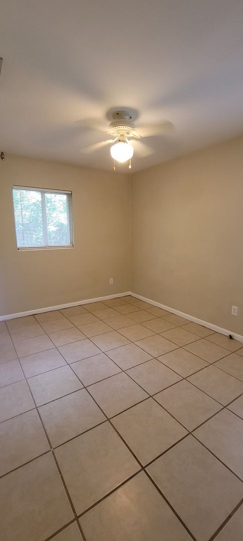 Building Photo - 4/2 (Madison Park) Nice home in quiet neighborhood