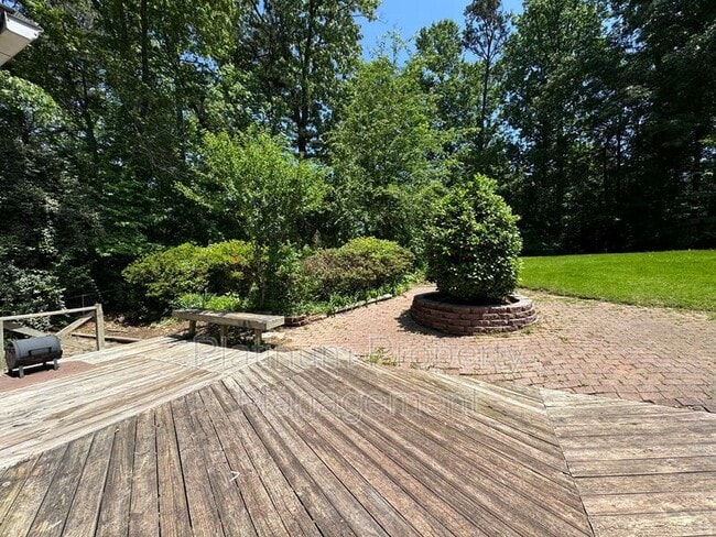 Building Photo - 4798 Rock Island Ln NW