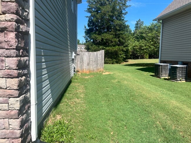 Building Photo - 134 Darmondale Dr