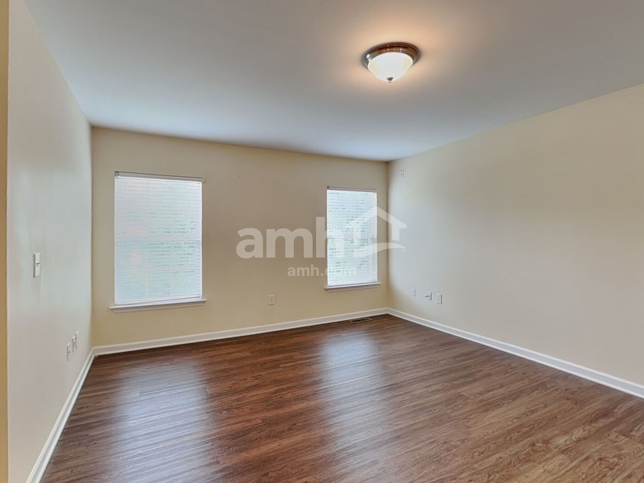 Building Photo - 1324 Lombar St