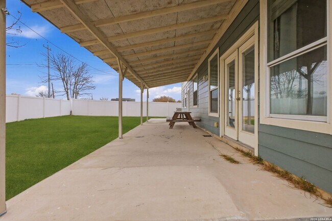 Building Photo - Spacious 5-Bedroom Home for Lease in Desirable Cibolo Location!