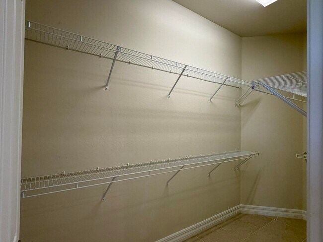 Building Photo - 2905 Siena Cir